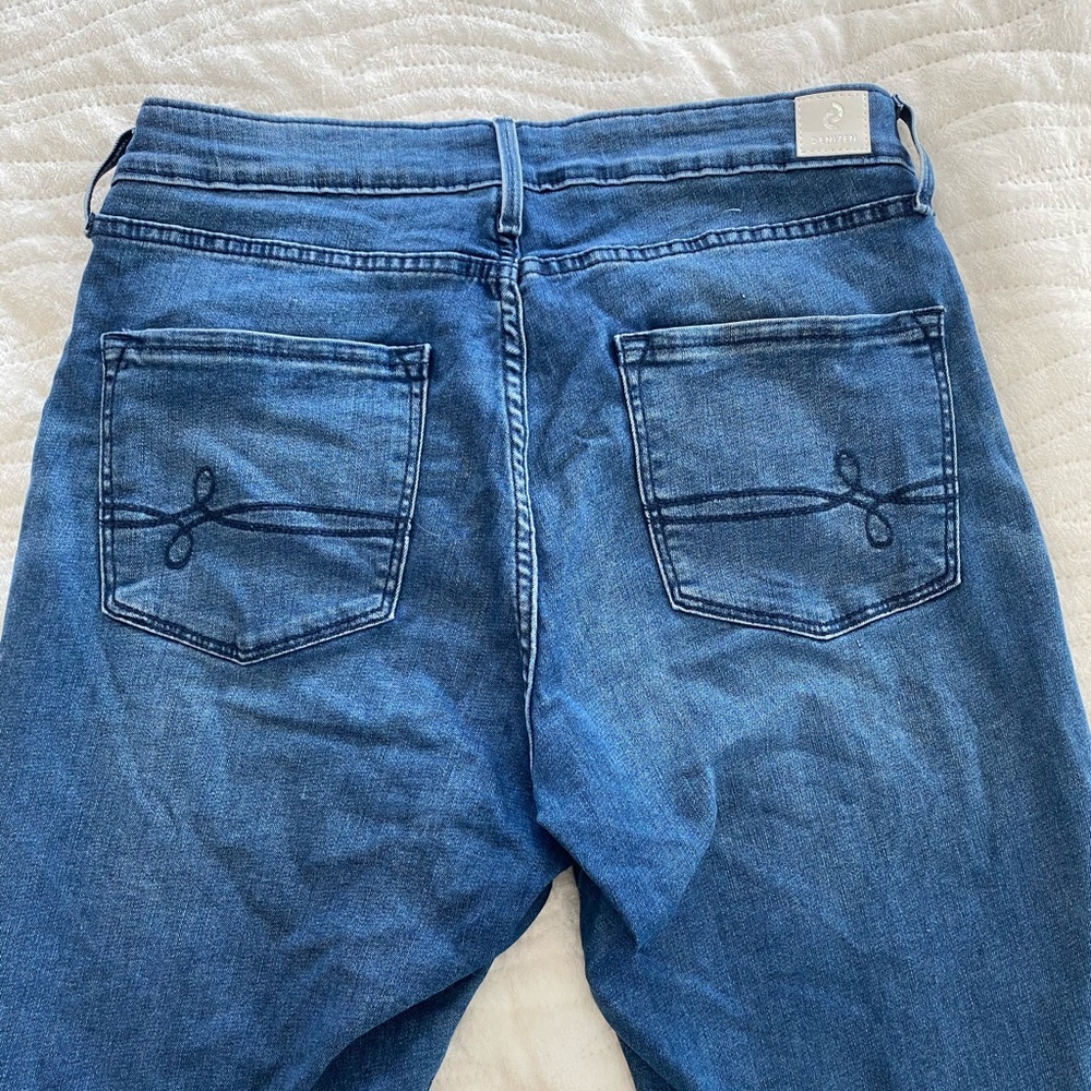 Levi’s - Picture 3 of 5